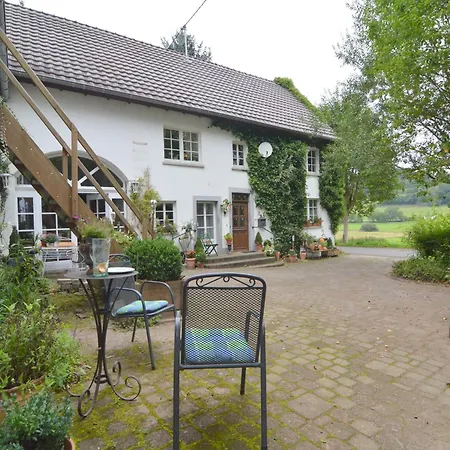 Nature Retreat, Cleaning Included Apartament Immerath